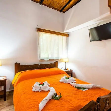Aadonis Traditional House On The Sea